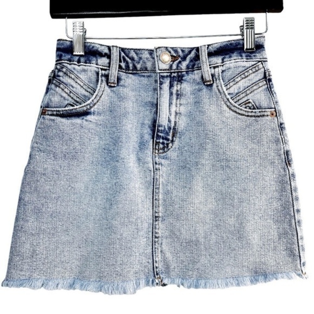 WILD FABLE | Light Acid Wash Y2K Raw Hem Denim Jean Skirt
